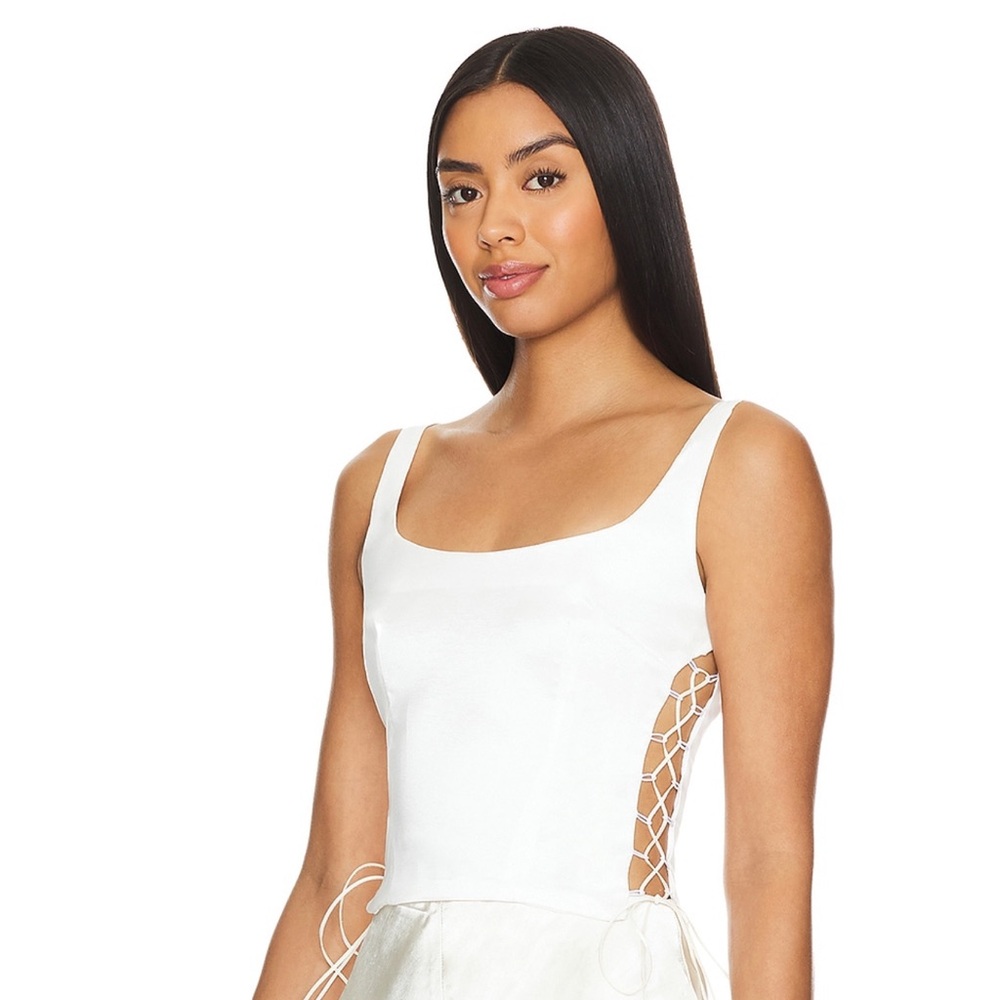 Miscrants lace up top Size 10